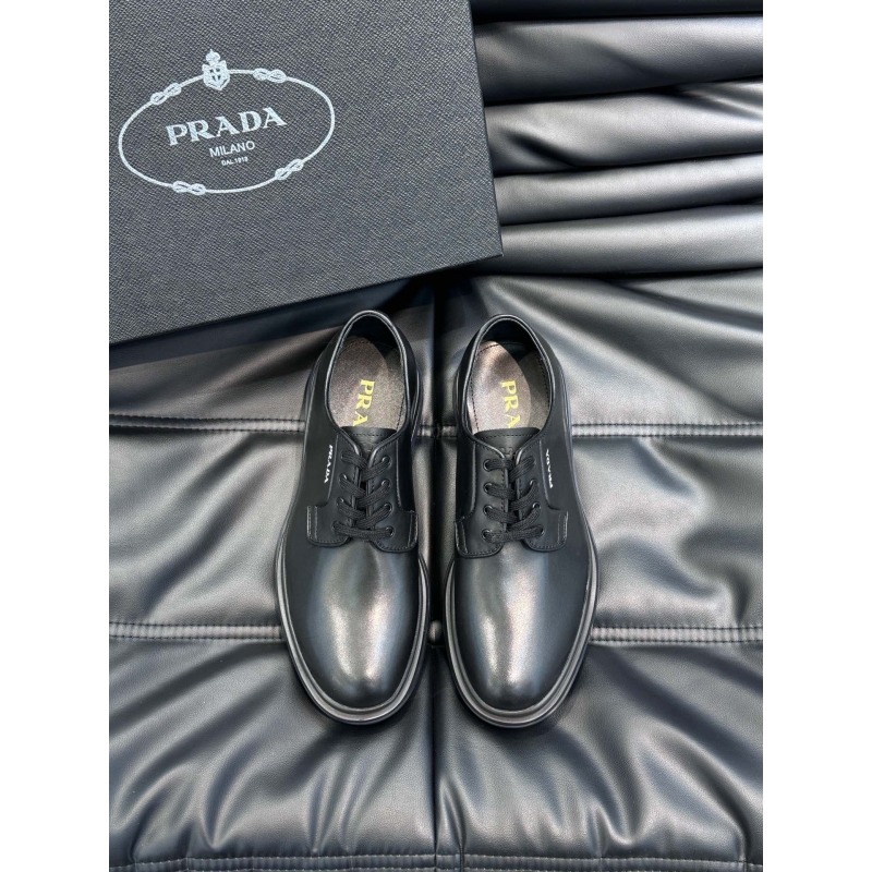 Pra*a leather shoes